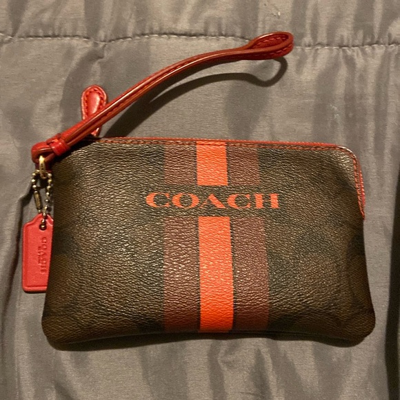 Handbags - EUC Red/brown coach wristlet